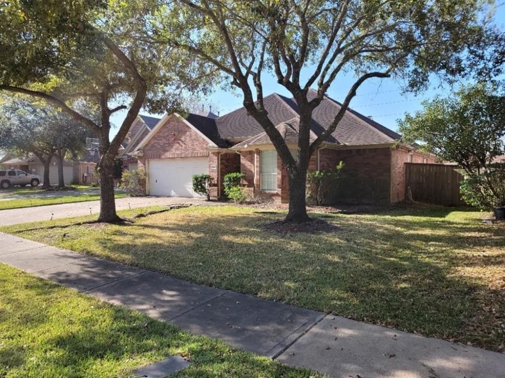 Read about the featured neighborhood for August, Greatwood Crossing