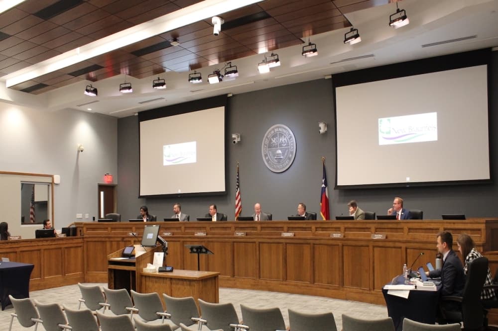 New Braunfels City Council postpones Chamber contract seeking clarification