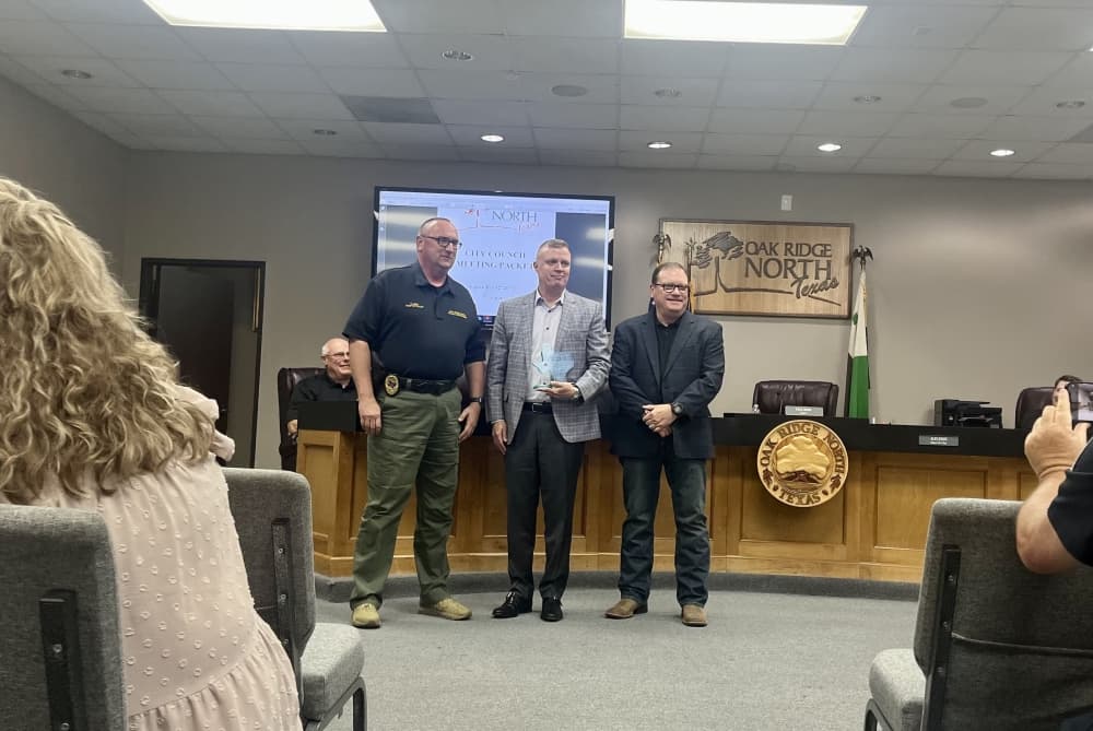Oak Ridge North honors police officers, outgoing city attorney
