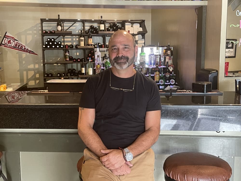 From one owner to the next, neighborhood Italian eatery Tony & Luigi’s Restaurante lives on