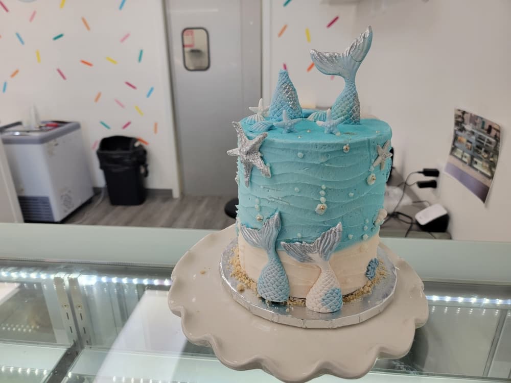 Cakes U Crave Dessert Bar brings sweet offerings to Pearland