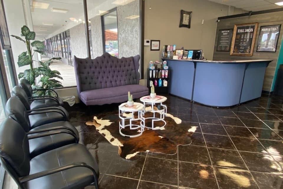 Texas Sunspa celebrates 1 year under new ownership