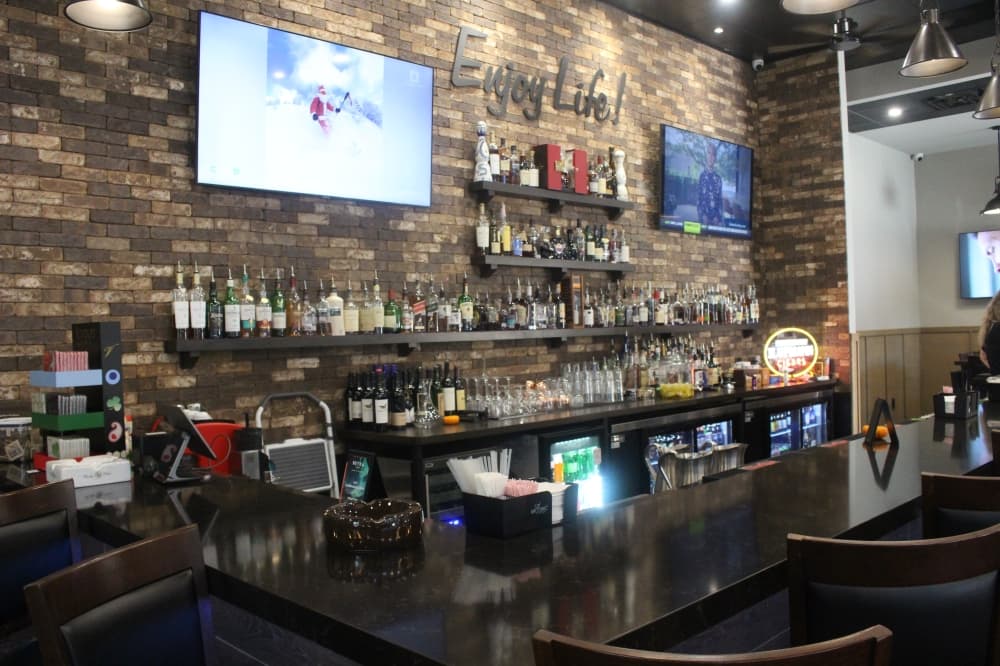 
The business includes a full bar for guests to enjoy. (Andrew Christman/Community Impact)