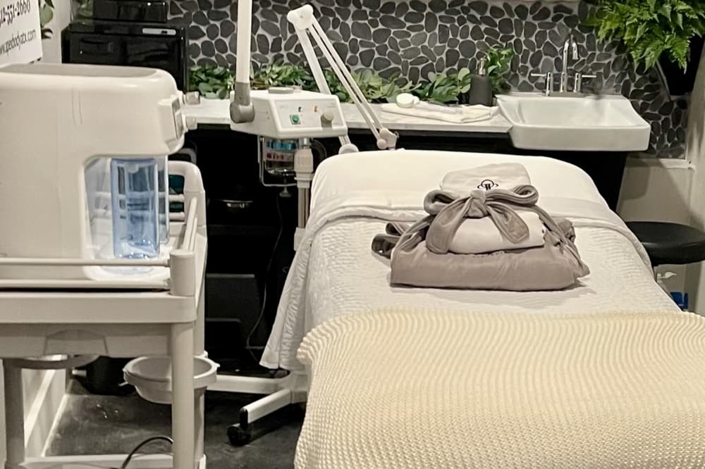 Massage bed