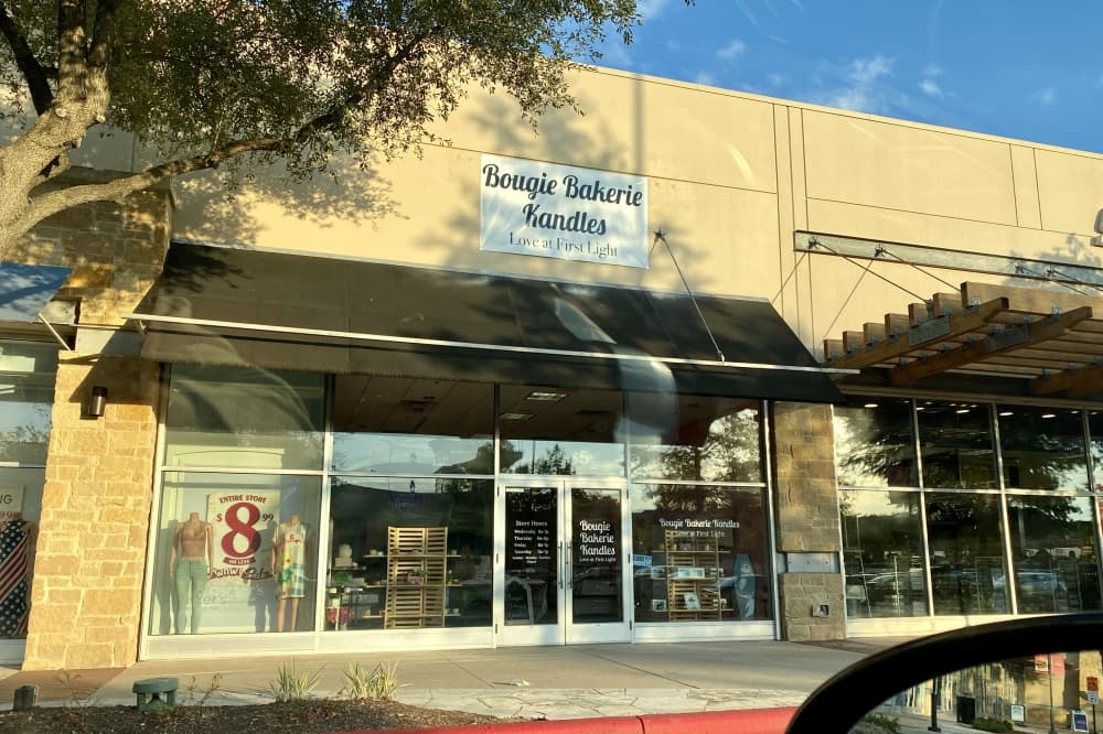 Bougie Bakerie Kandles providing gourmet candles that look, smell like desserts in North Austin