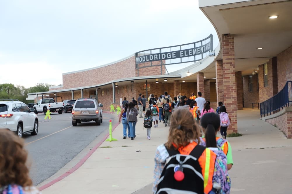 Austin ISD's Wooldridge Elementary School students walk upgraded route on Walk to School Day