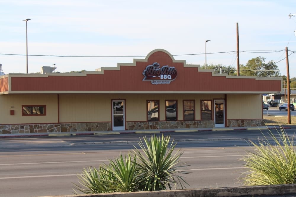 The Big Bib BBQ opens third spot in former McBee's BBQ location in New Braunfels