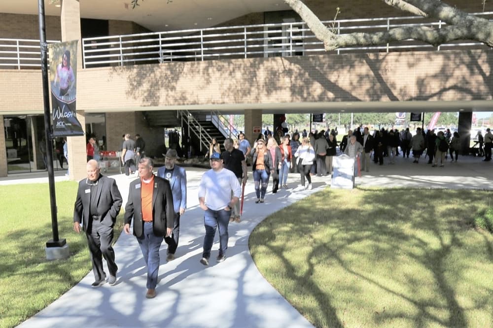 Alvin Community College celebrates reopening with ribbon-cutting ceremony, campus tour