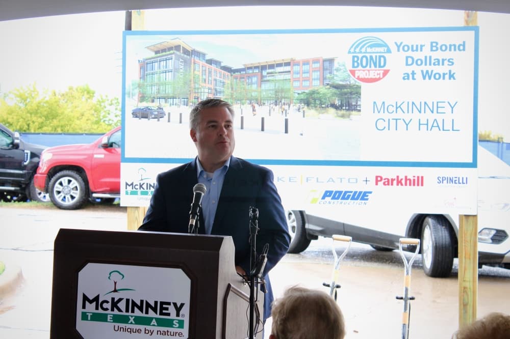 Assistant City Manager Barry Shelton kicked off the remarks at the groundbreaking event. (Shelbie Hamilton/Community Impact)