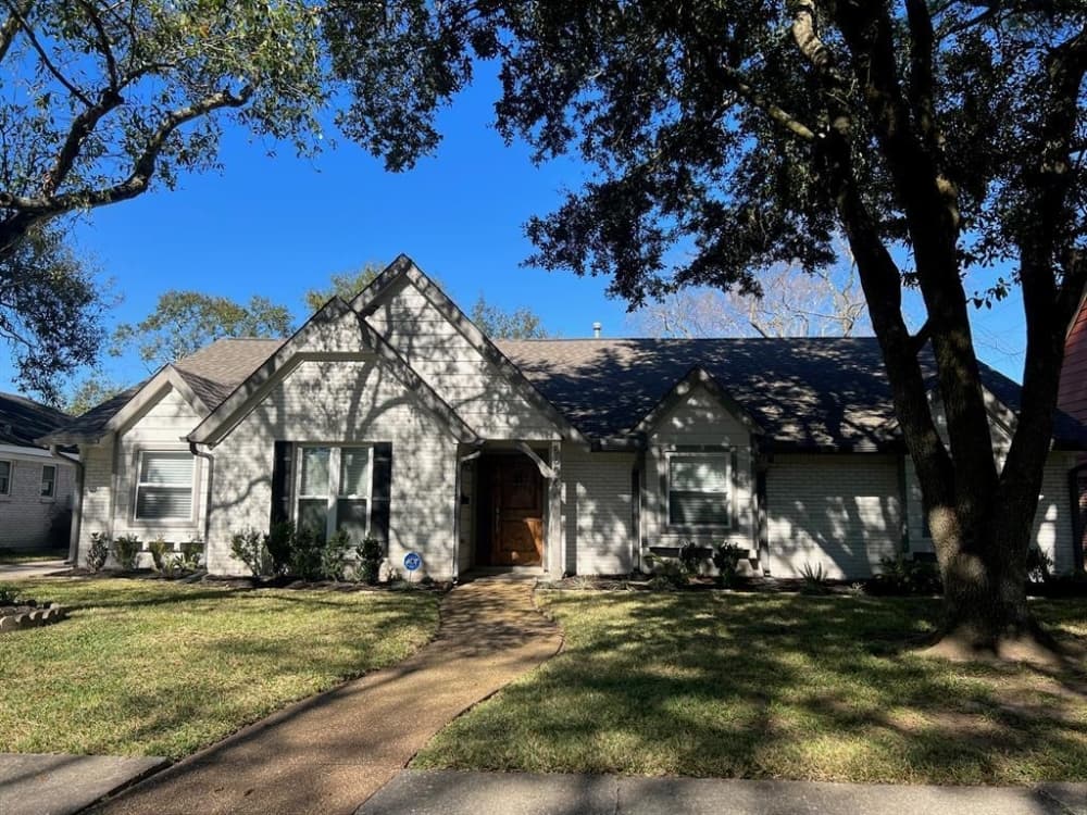 Learn more about Bellaire, Meyerland, West University's featured neighborhood, market data for September