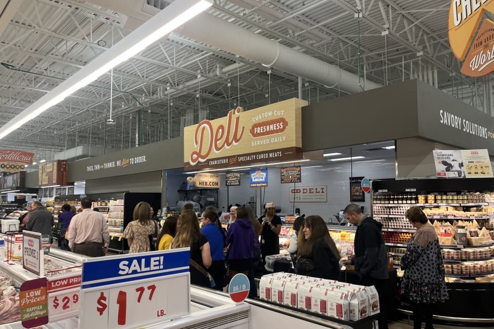 The new H-E-B Willis location offers a deli section. (Peyton MacKenzie/Community Impact)