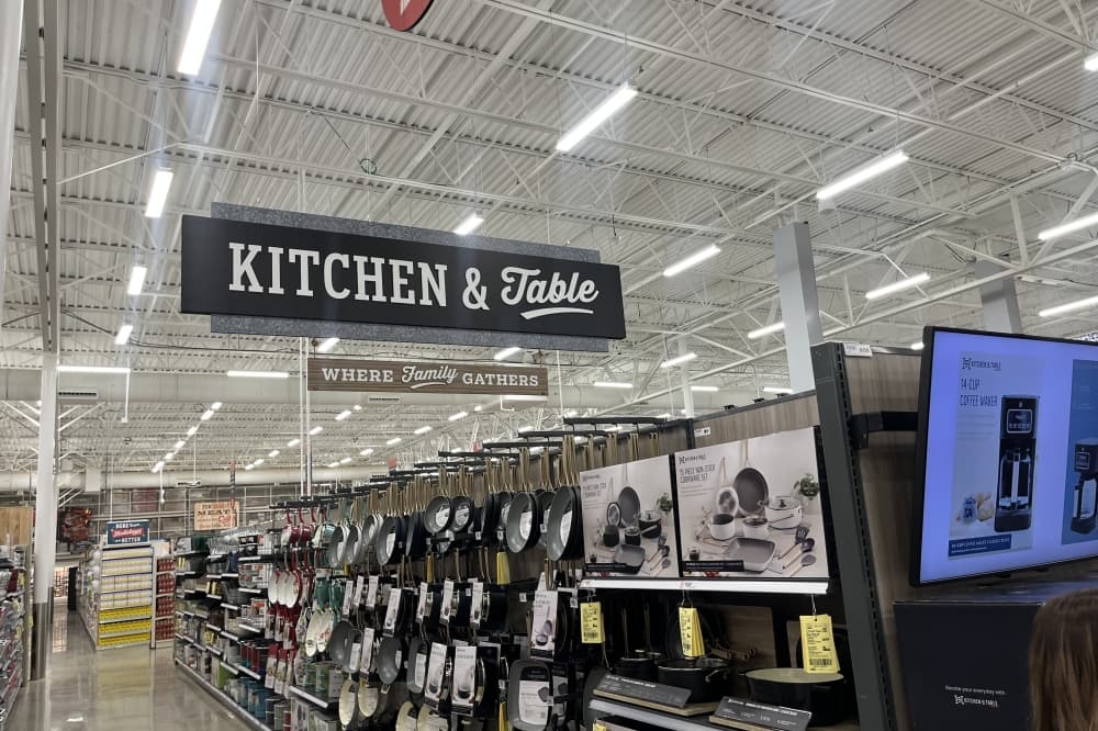 There is a kitchen and table section in the new H-E-B Willis location. (Peyton MacKenzie/Community Impact)