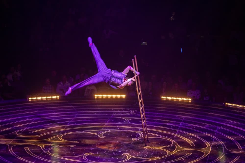 “Corteo” features 16 circus acts including an acrobatic ladder specialist and an artist marionette. (Courtesy Maja Prgomet)
