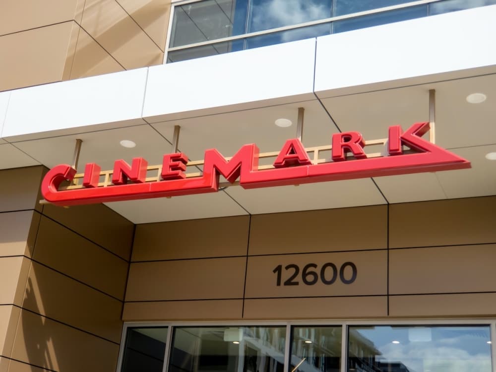 Cinemark opens new Missouri City theater