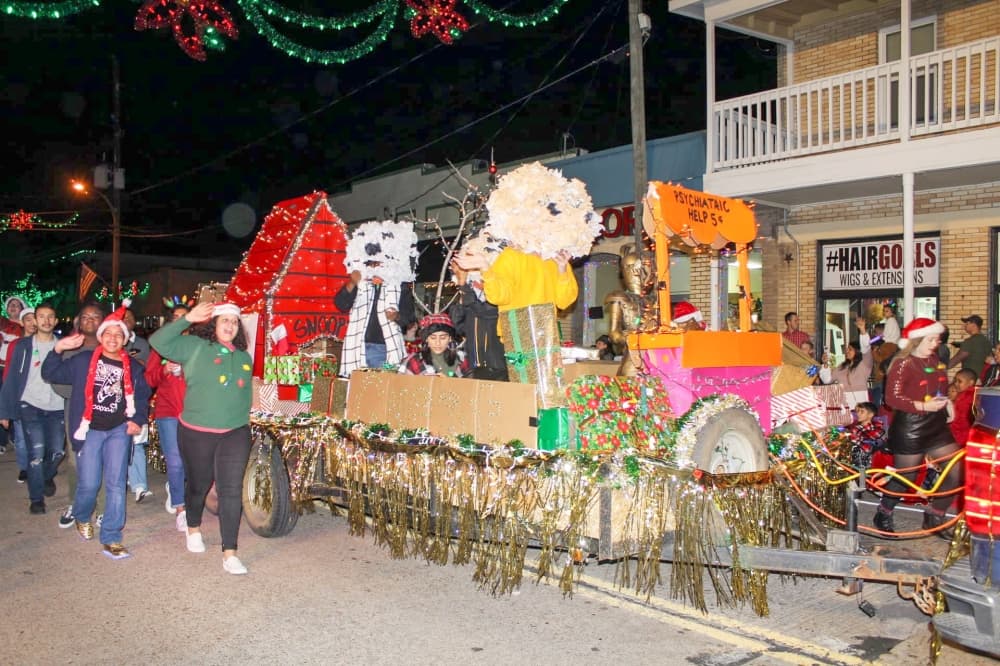 Visit Santa, attend a tree lighting: 15 things to do in the Lake Houston area over the holidays