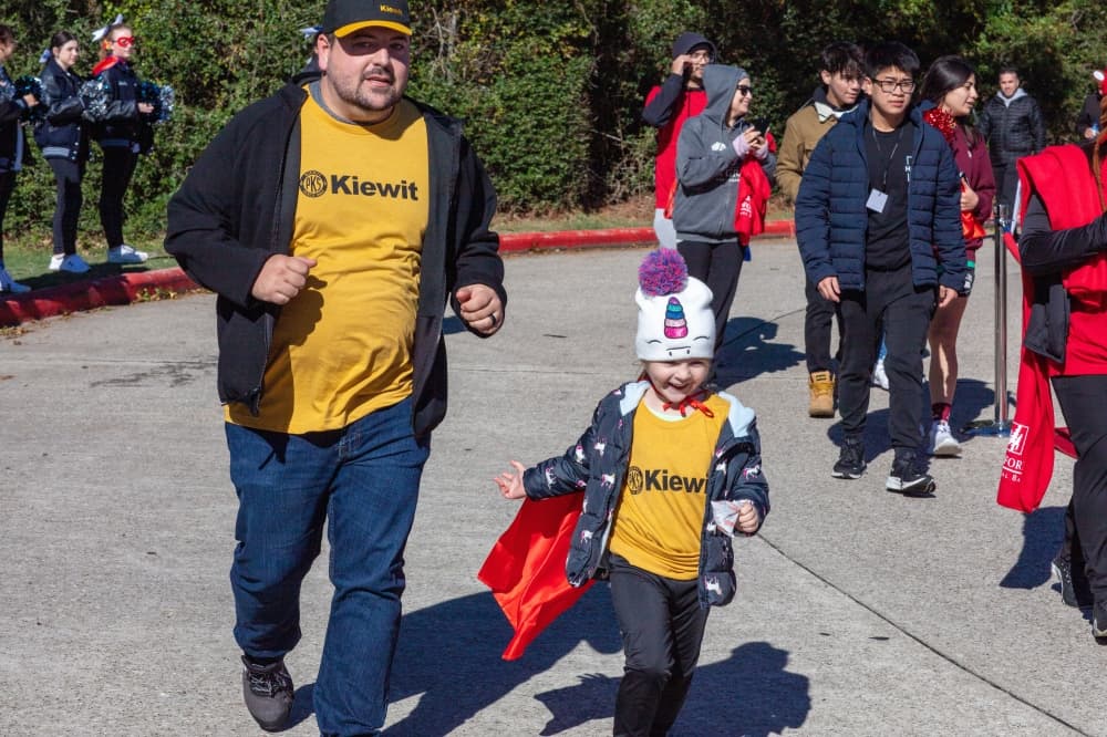 The walk, sponsored by companies including Kiewit, kicked off with a Kids’ Dash. (Courtesy The American Heart Association)
