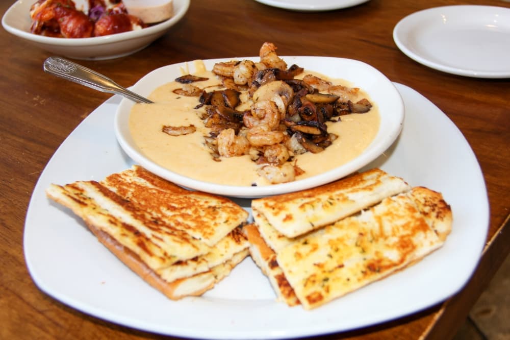 Shrimply Irresistible Fondue ($13.99): This cheese dip is filled with sauteed shrimp and mushrooms. (Wesley Gardner/Community Impact)