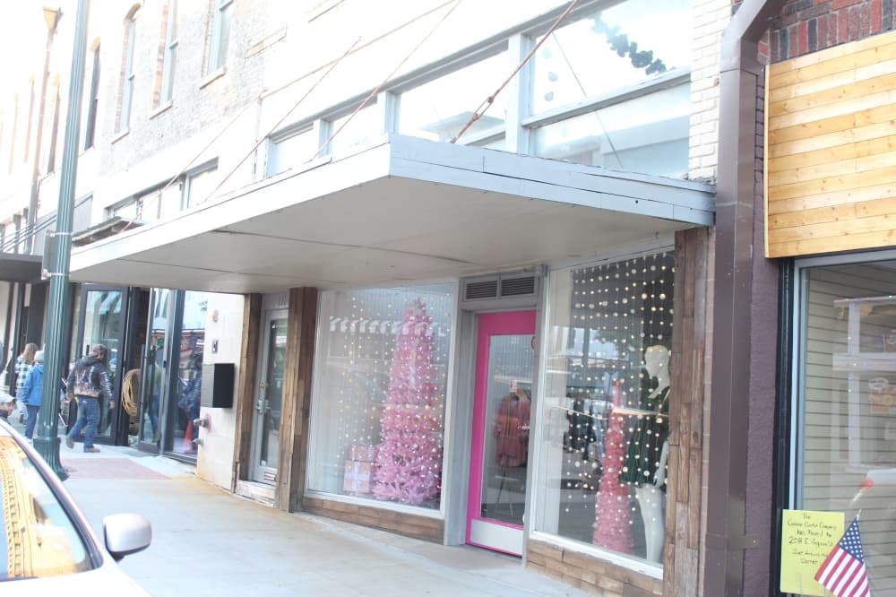 Apple Blvd Boutique will host weekend pop-ups through December prior to its renovations and grand opening in February. (Shelbie Hamilton/Community Impact)