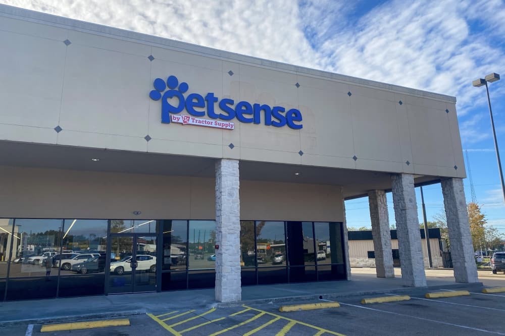 Petsense brings pet supplies, services to Magnolia