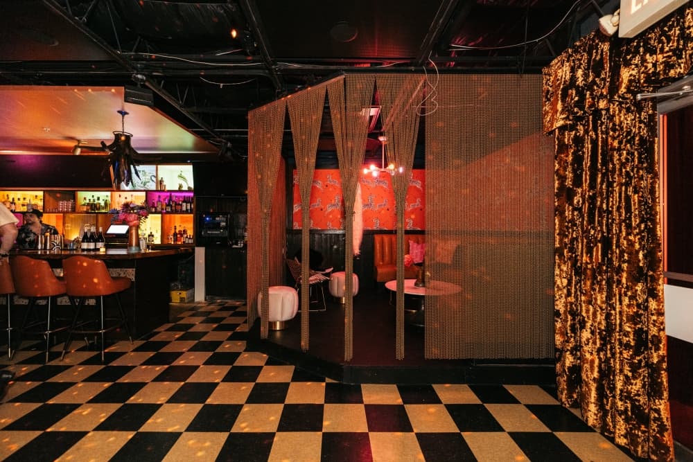New vintage West Texas-themed bar now open in downtown Austin