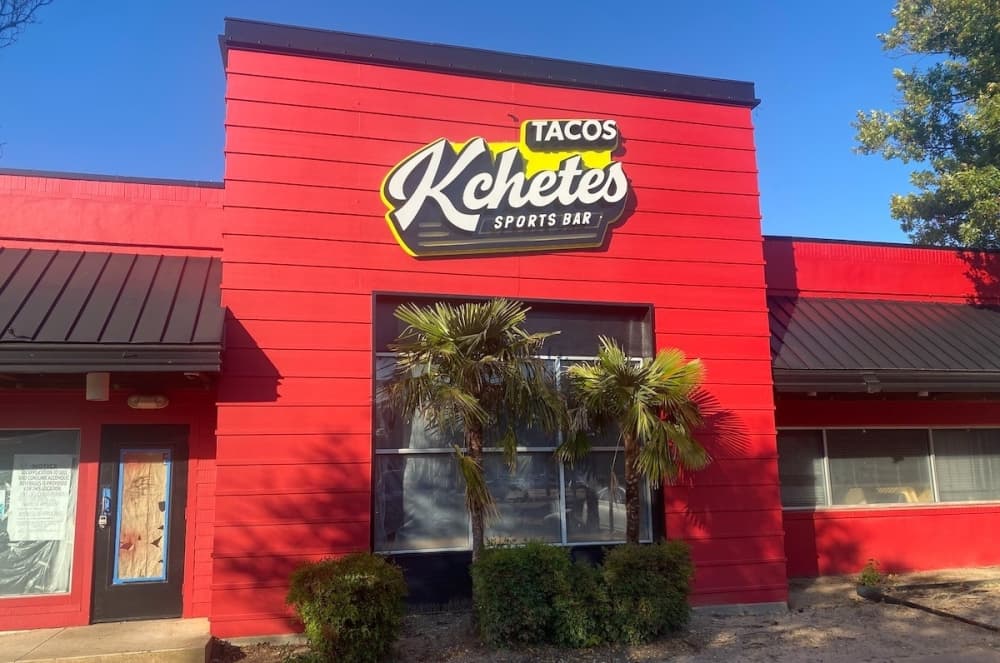Tacos Kchetes looks to mix street tacos with sports bar aesthetic near Richardson