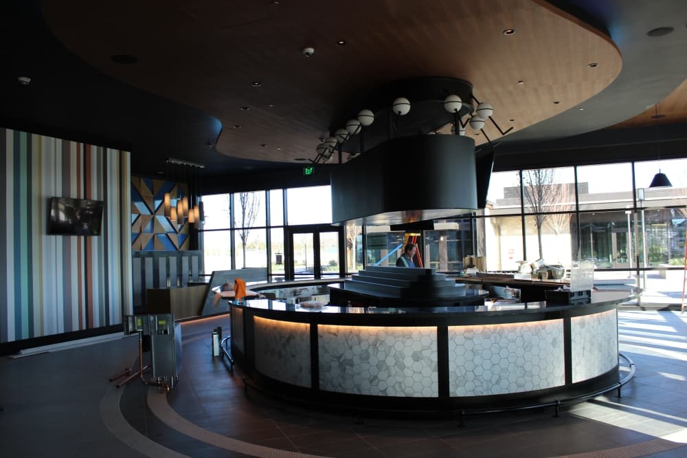 Lounge by Top Golf will feature a restaurant and bar and will offer a variety of virtual games. (Colby Farr/Community Impact)