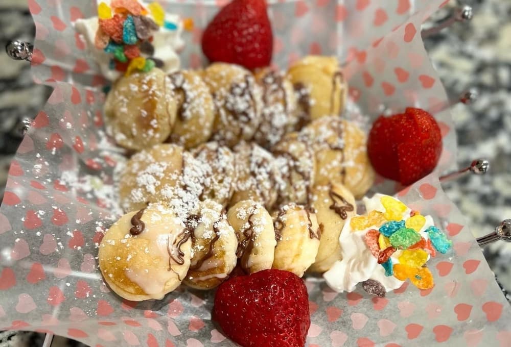 Gee's Mini Pancakes y Refresqueria now open in Spring