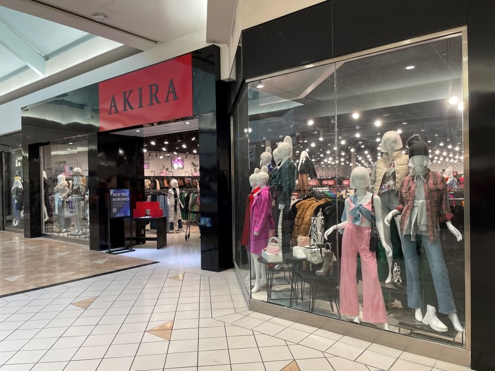 Akira now offering women’s clothing, accessories in Willowbrook Mall