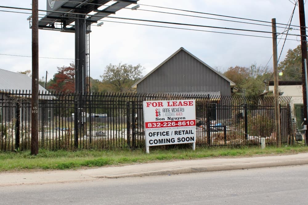 Construction to finish on New Caney insurance, medical offices in early 2023