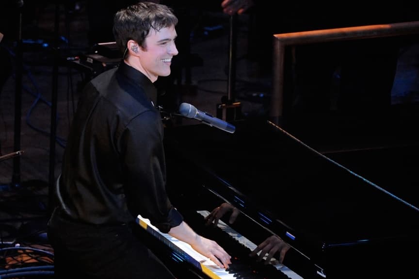 Houston Symphony welcomes special guest Michael Cavanaugh for its concert, “The Music of Elton John and Billy Joel.” (Courtesy Houston Symphony)