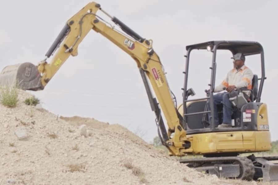San Antonio construction equipment rental firm expands with acquisition 
