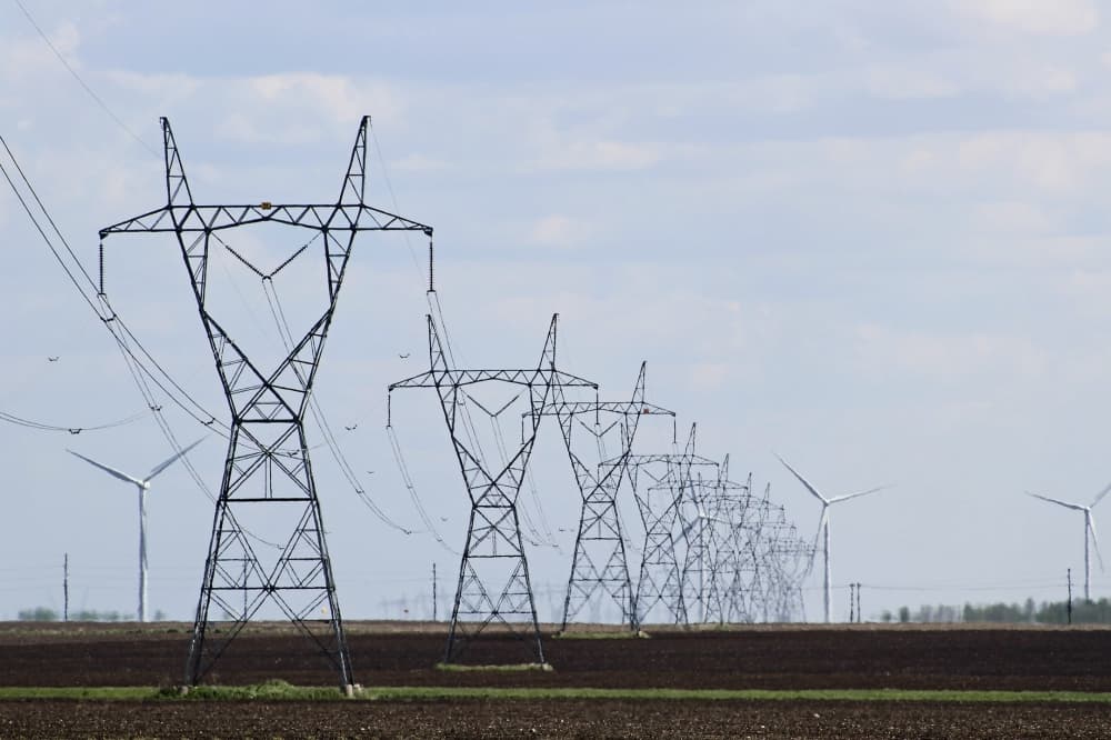 Ahead of below-freezing temperatures, ERCOT prepares power grid