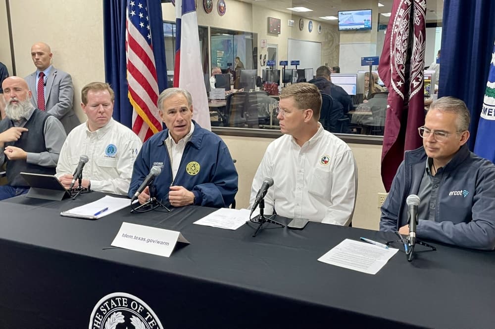 State leaders expect stable power grid, no precipitation during weekend cold snap