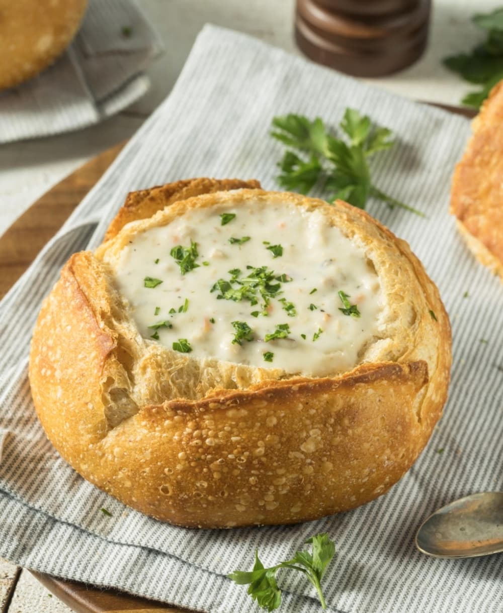 Manna's menu includes from-scratch bread bowls filled with soup. (Courtesy Manna Bread from Heaven)