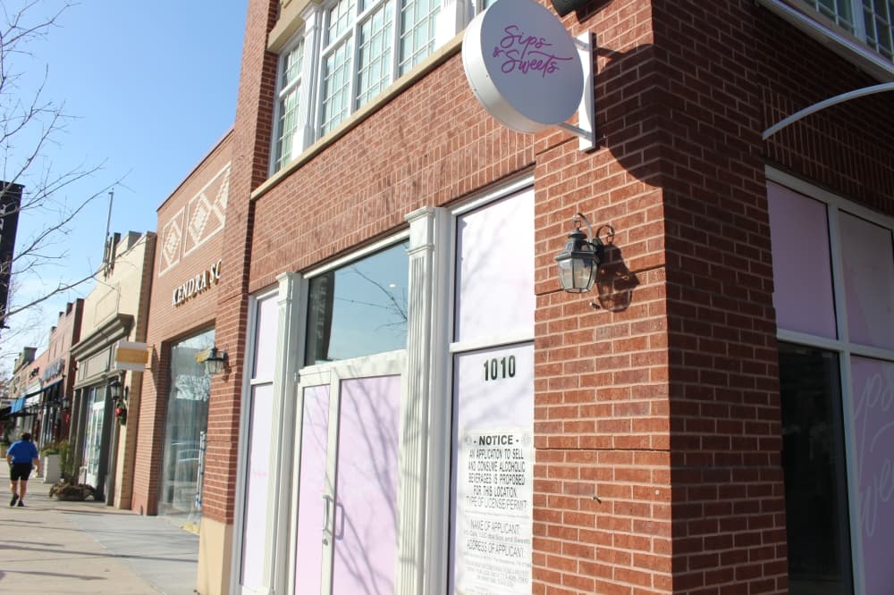 Sips & Sweets will be a cafe in house with Kendra Scott as part of their new concept.