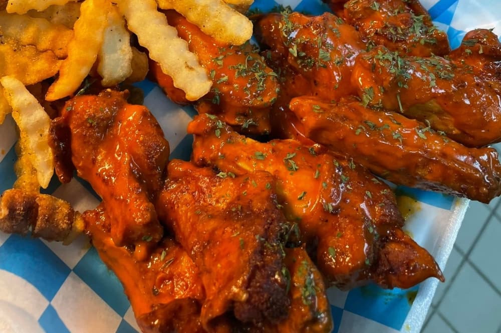 Daddy’s Daiquiris N Grub relocates to Humble