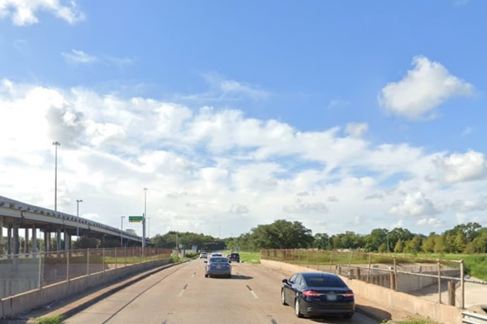 Construction start delayed for new Loop 610 feeder road bridge over Brays Bayou