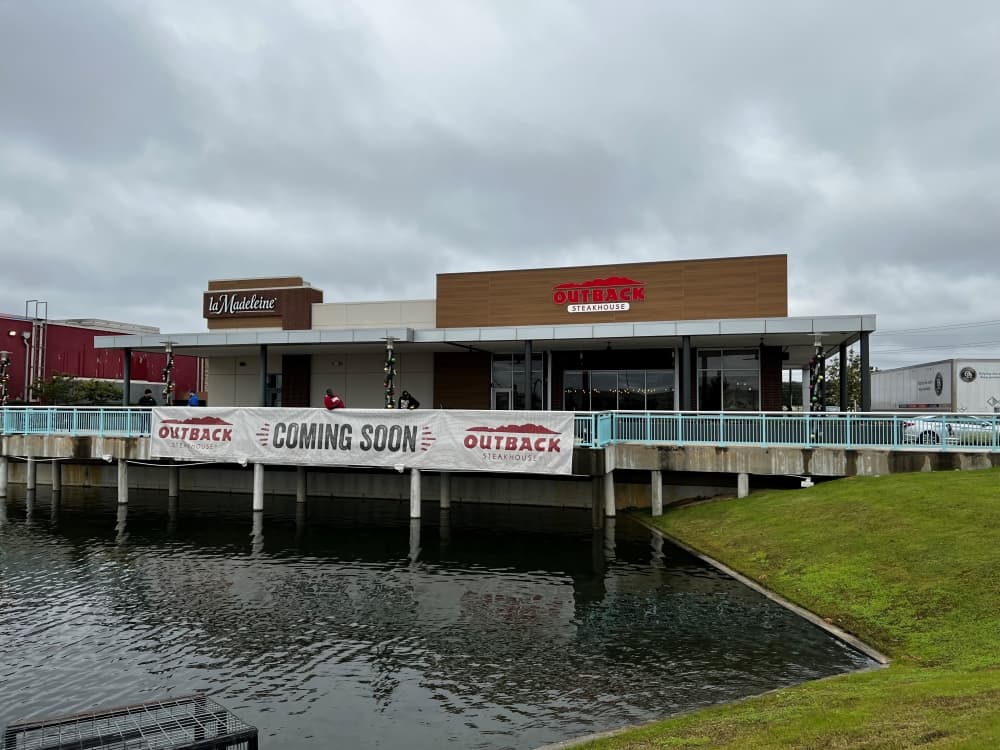 Outback Steakhouse opens new prototype in Grand Parkway Marketplace in Spring