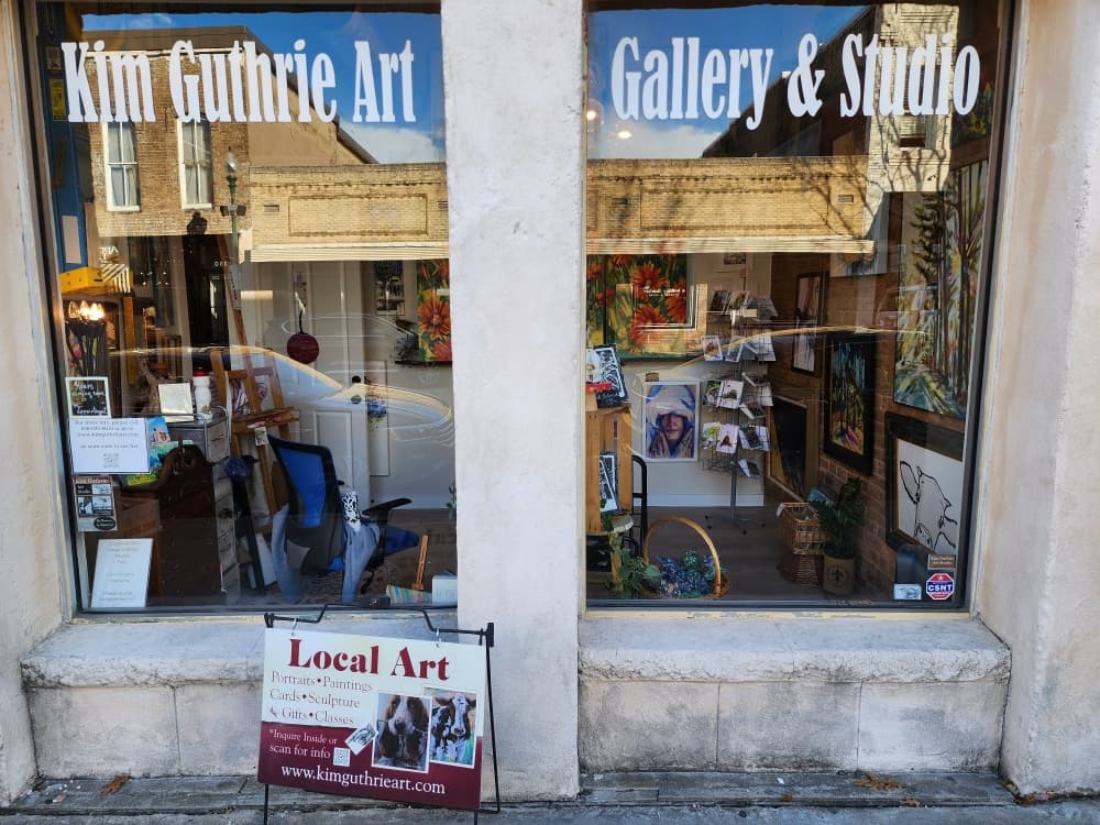 Local artist offers artwork, painting classes at downtown McKinney studio