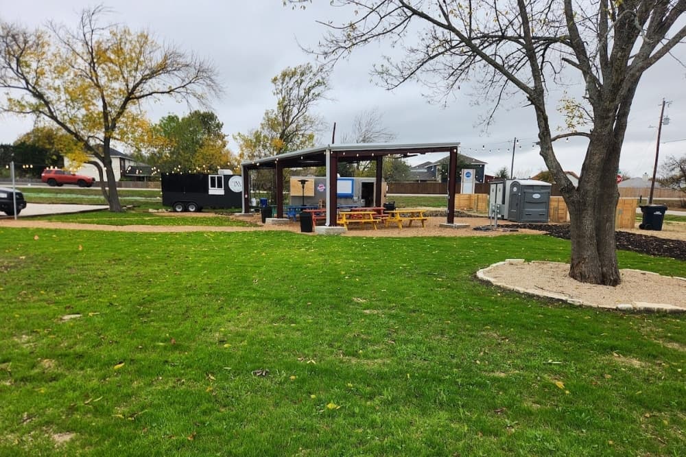 Food truck park Leander Trucking Co. now offering barbecue, hot dog options