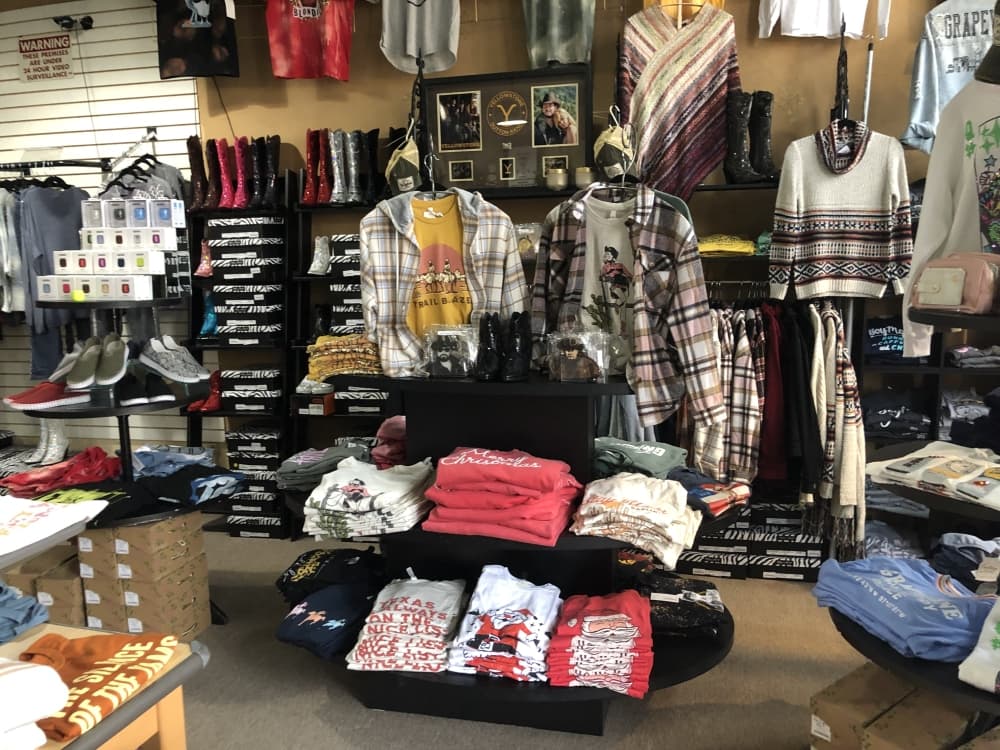 Ooh la la! celebrates 20 years on Main Street