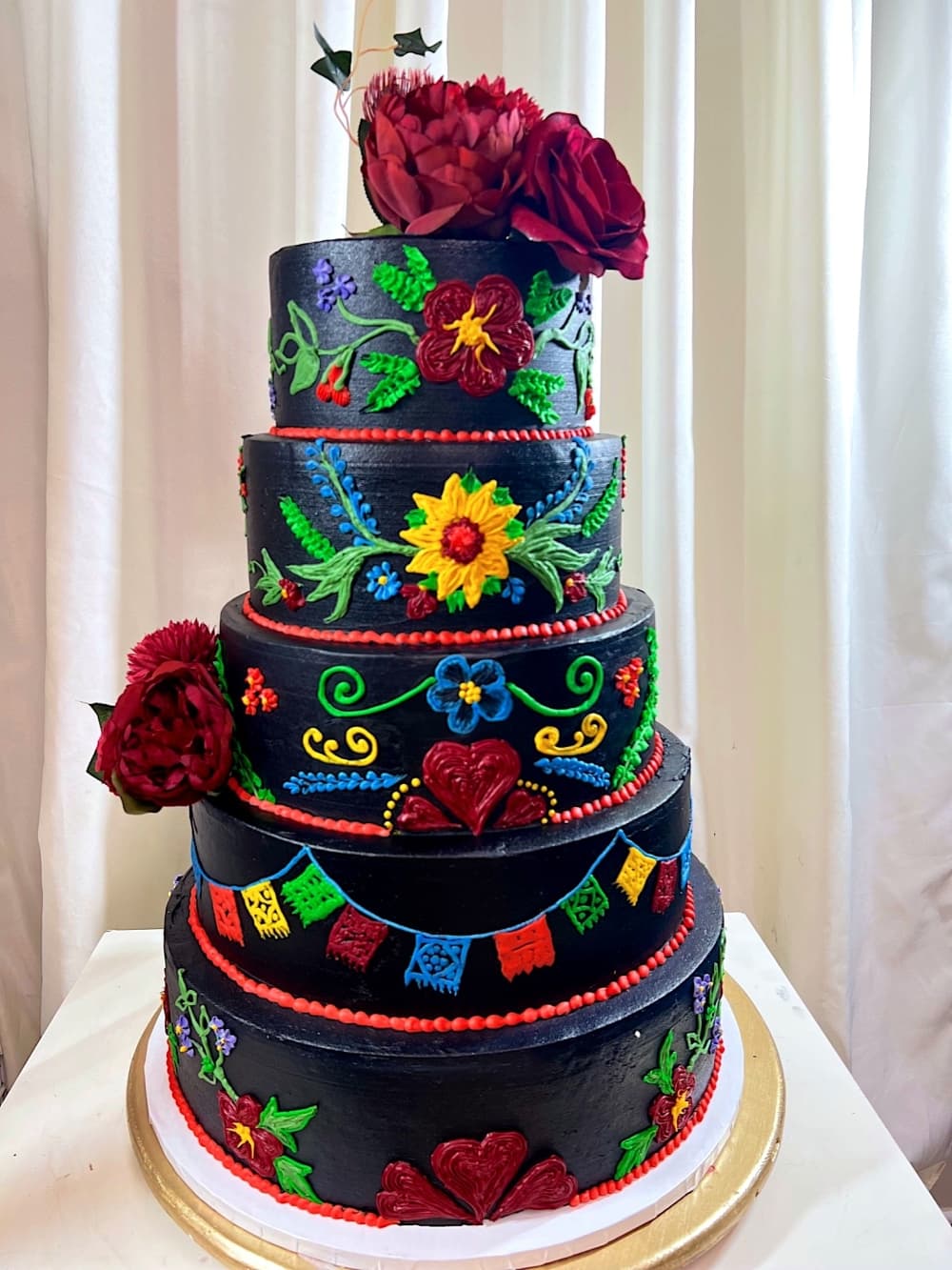 The bakery offers custom cakes for any occasion. (Courtesy Dolce Art Custom Cakes)