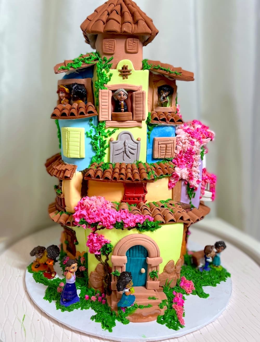 The bakery offers custom cakes for any occasion. (Courtesy Dolce Art Custom Cakes)