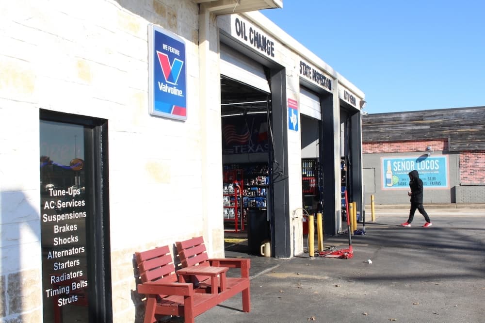 Valvoline providing express oil changes in Plano