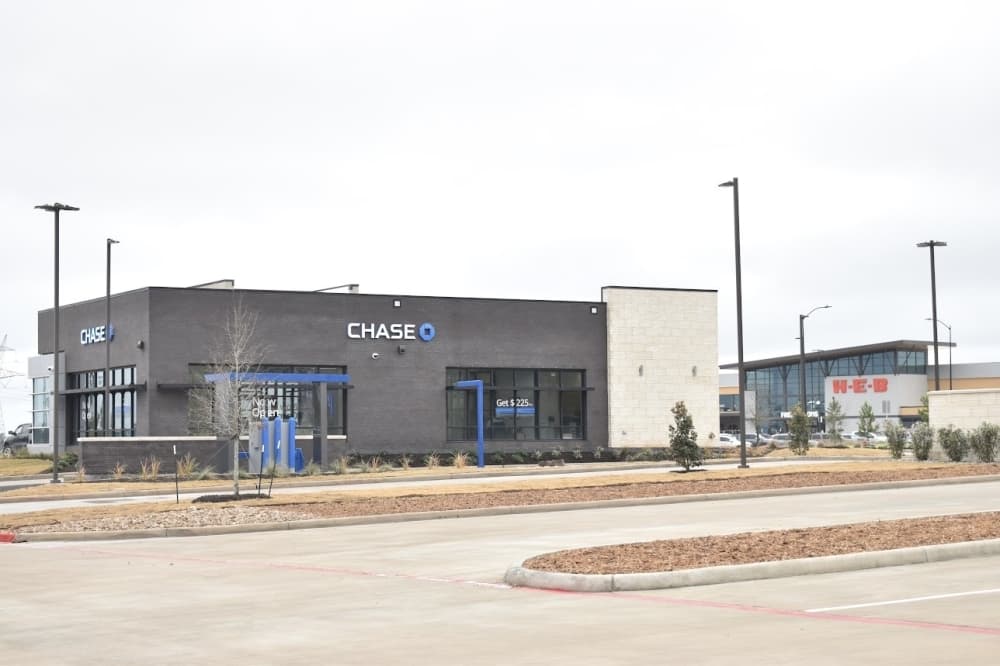 Chase Bank opens Magnolia Place location next to new H-E-B