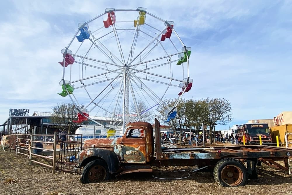 Truck Yard offering food trucks in 2-acre complex in Fort Worth's Alliance area
