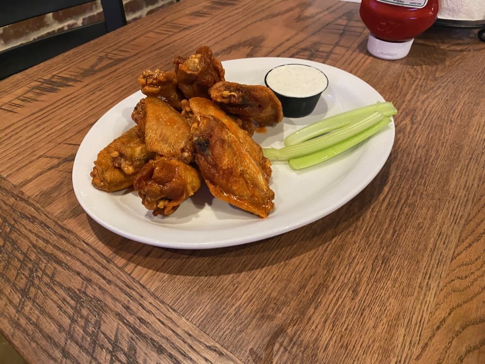 chicken wings with ranch and celery