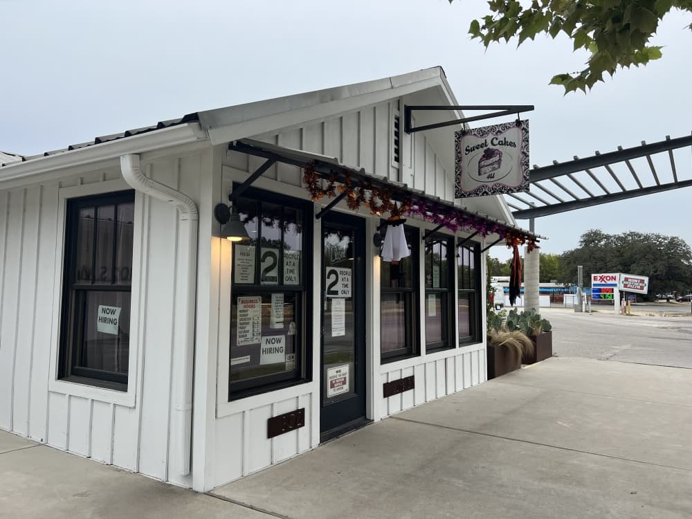 Sweet Cakes 4 U announces impending closure after nearly a decade in downtown Buda