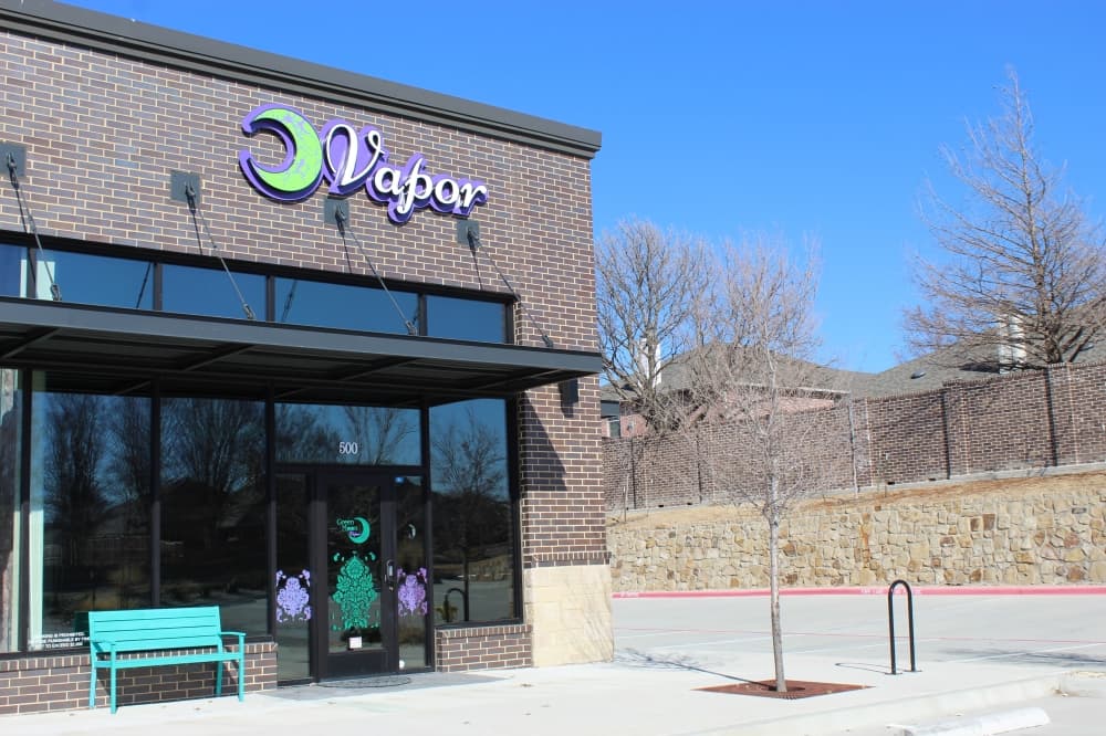 Green Moon Vapor sells local art, CBD products in east Frisco
