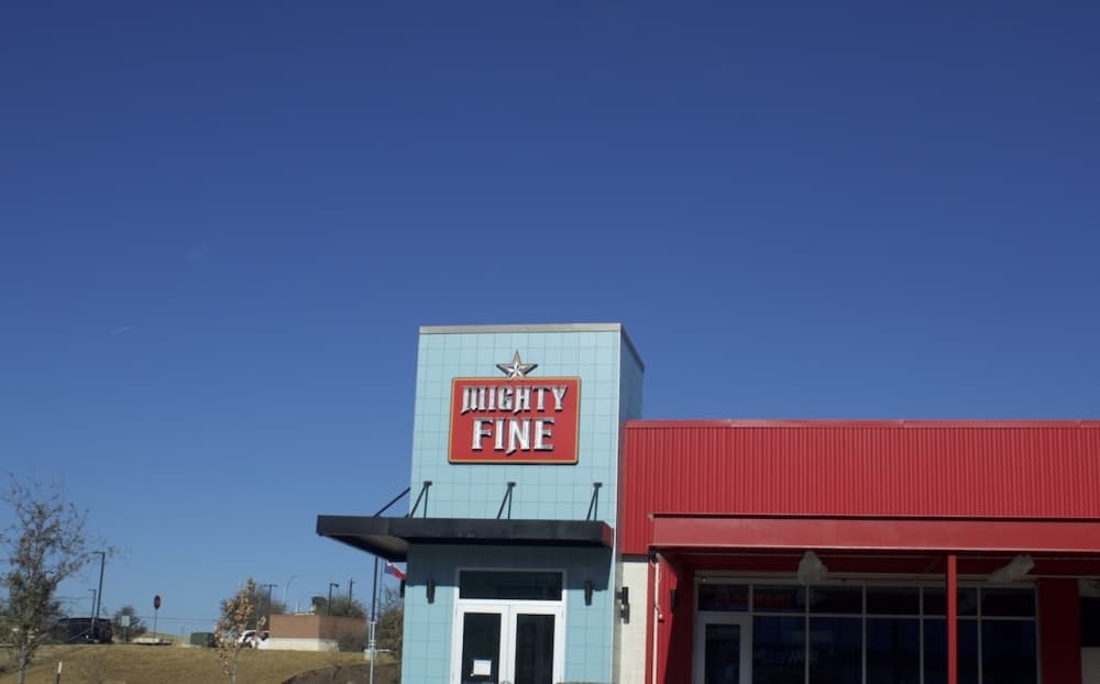 Mighty Fine Burgers now serving burgers, fries to Dripping Springs